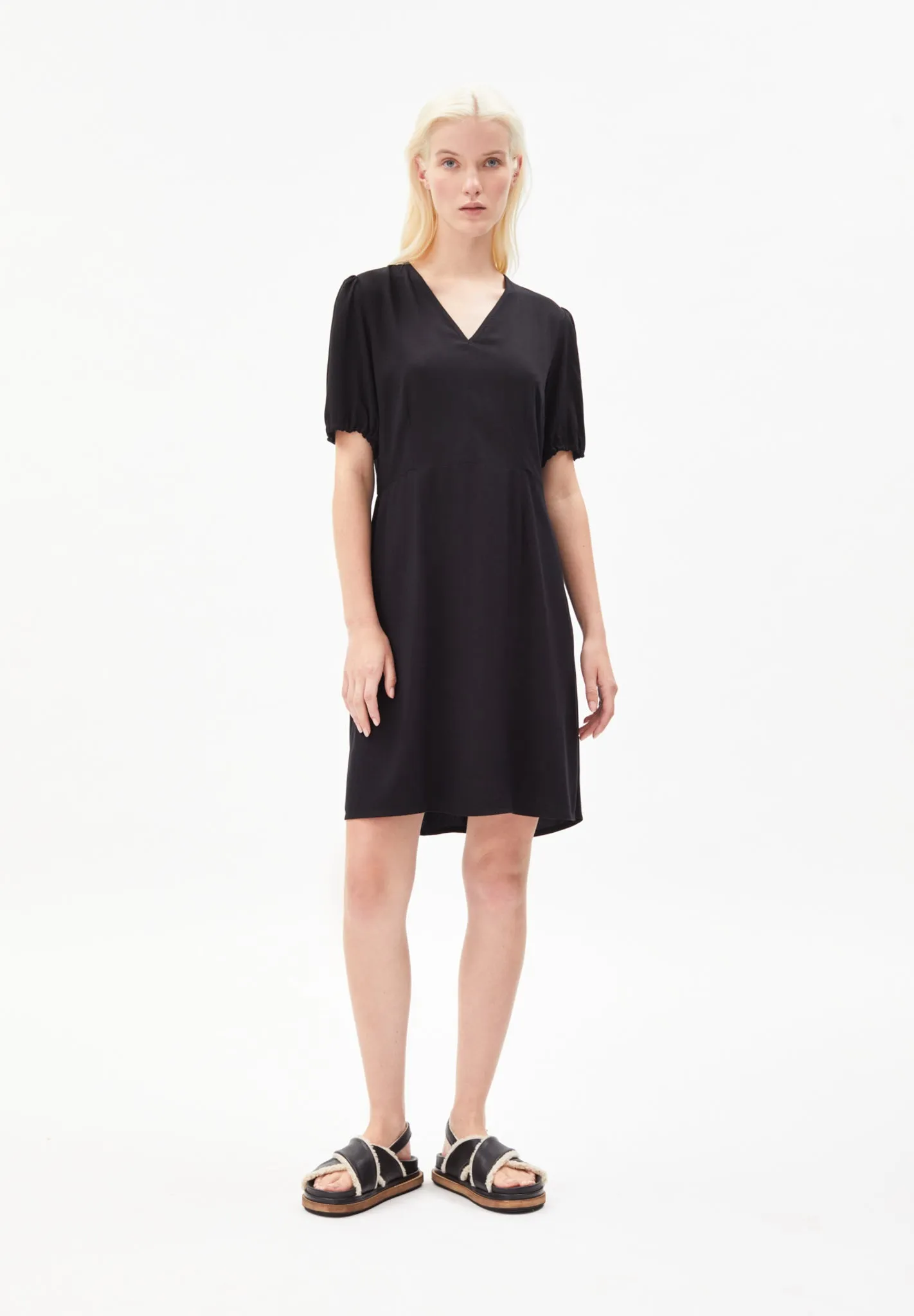 Cintiaa Black Short Sleeve Dress in Lenzing Ecovero Viscose